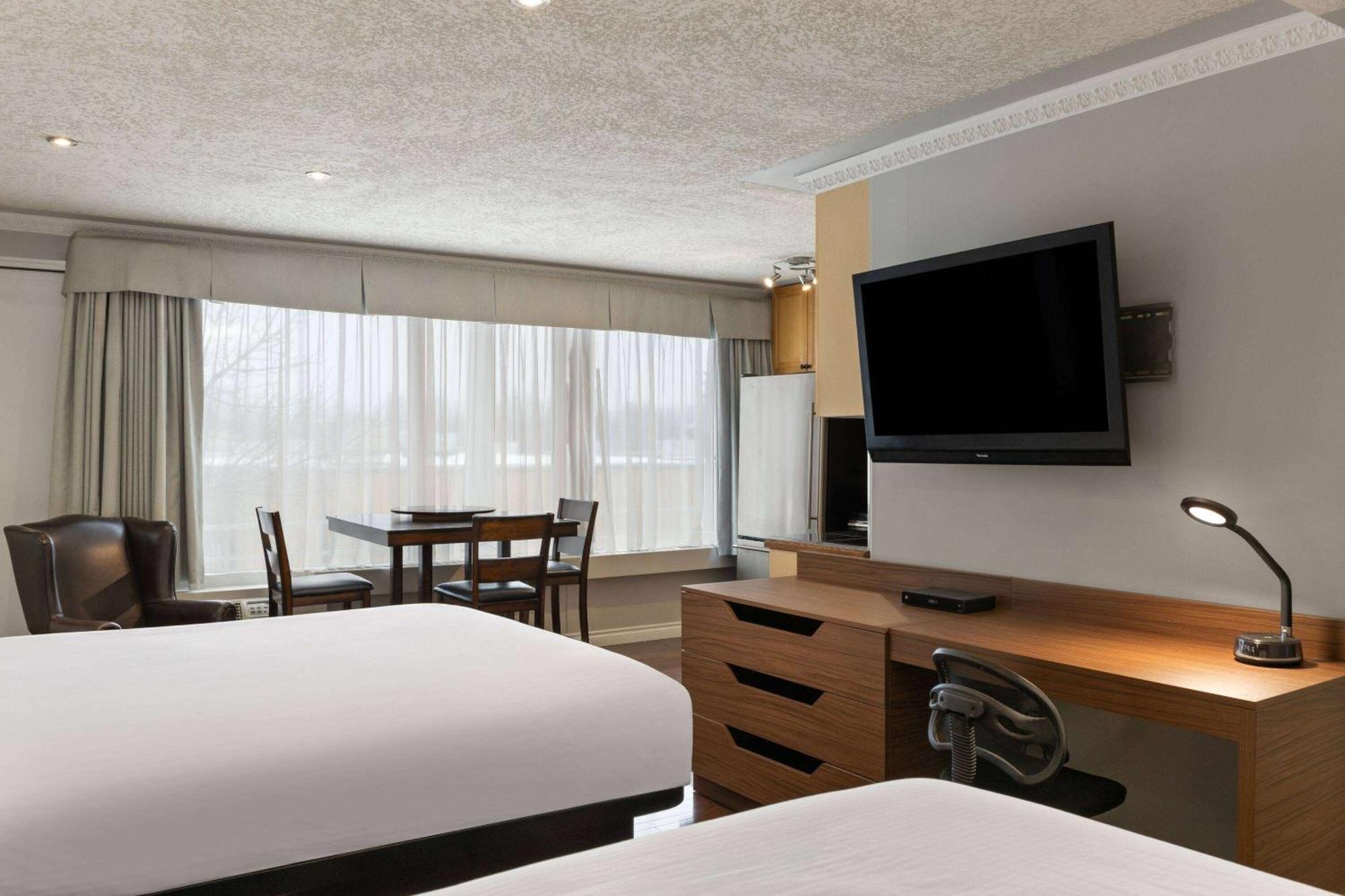 Hotel Baymont By Wyndham Edson Exteriér fotografie