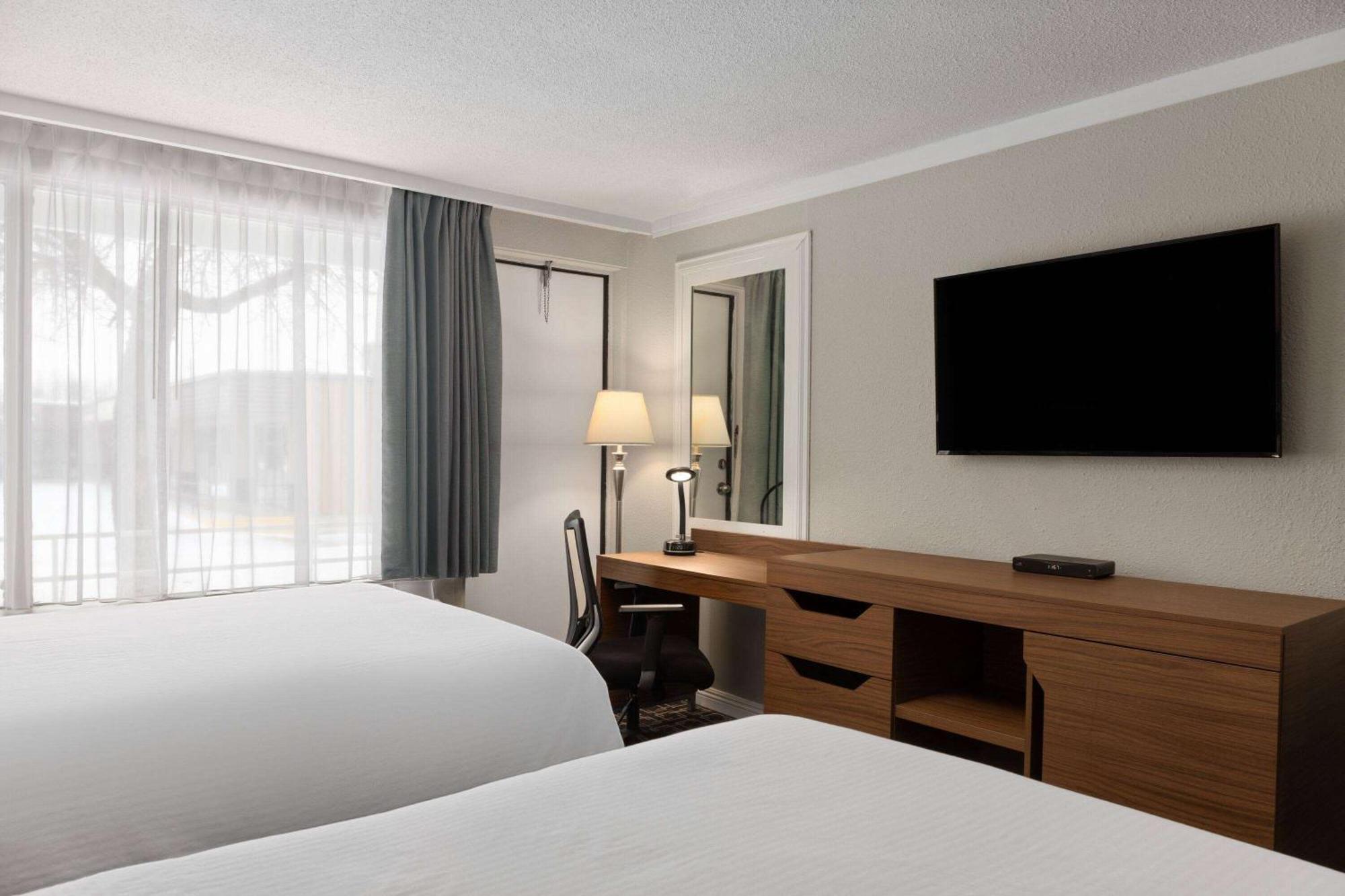Hotel Baymont By Wyndham Edson Exteriér fotografie