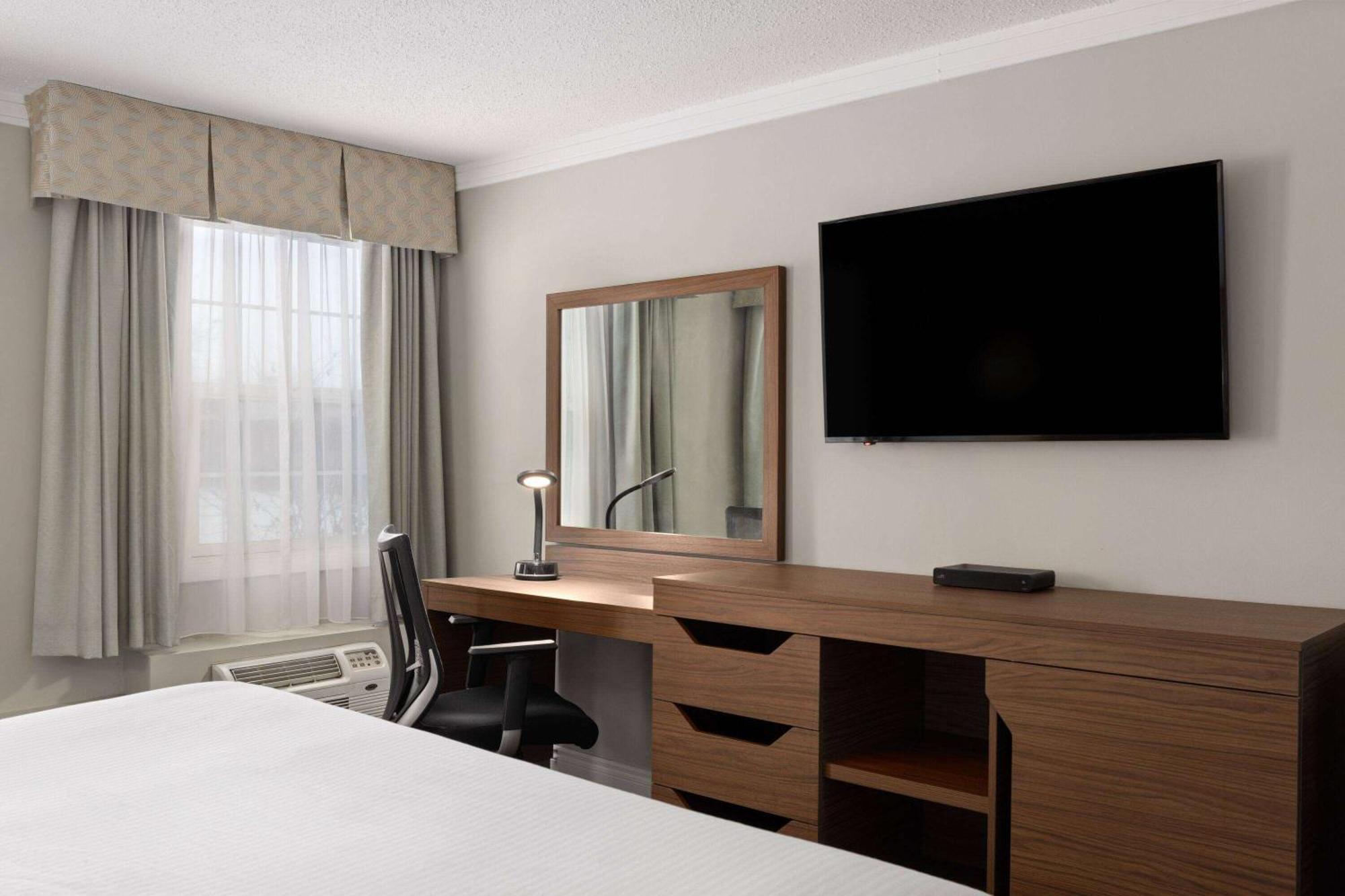 Hotel Baymont By Wyndham Edson Exteriér fotografie